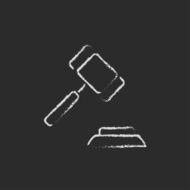 Auction gavel icon drawn in chalk N2