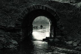 Black and white photo of the tunnel