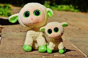 two toy lamb