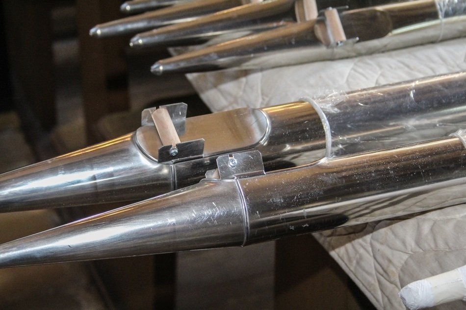 Metal mechanisms of the church organ