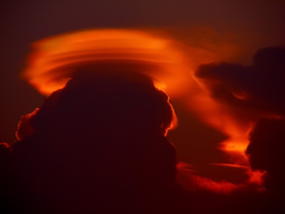 Beautiful colorful lenticular cloud