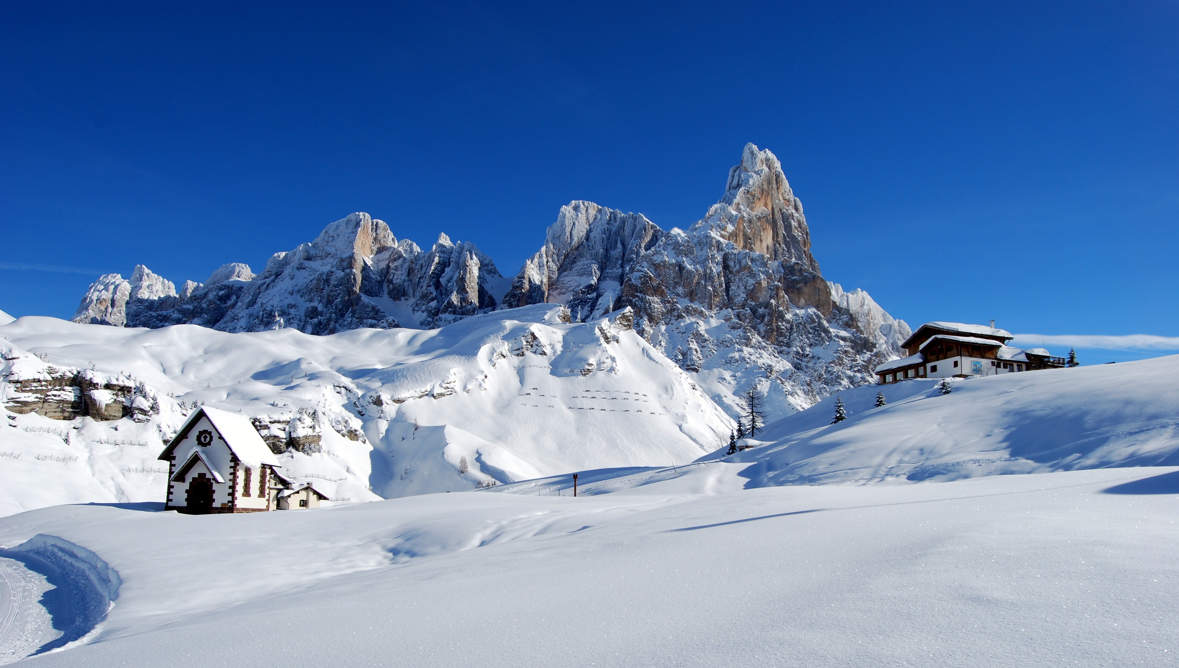 Snow dolomites in the Alps free image download