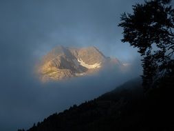beautiful and delightful cloud mountain