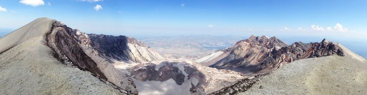 mount st. helens with stratovolcano