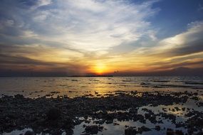 horizon in sunset over the beach