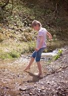 child girl passes ford