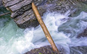 Weather with a strong flow in the gorge