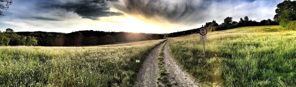beginning of thunderstorm in the sky