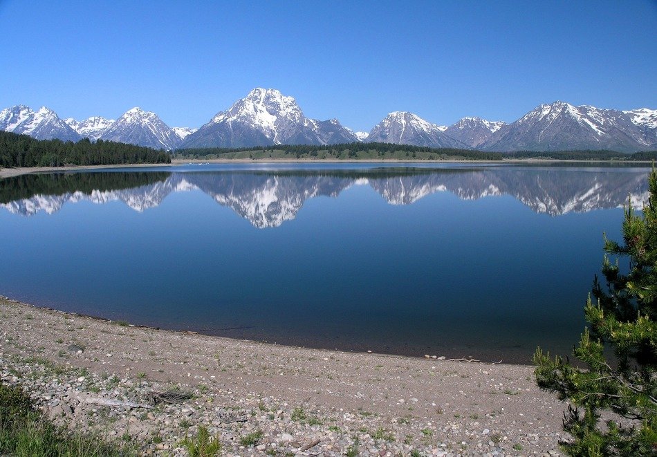 mirror lake jackson among snowy peaks