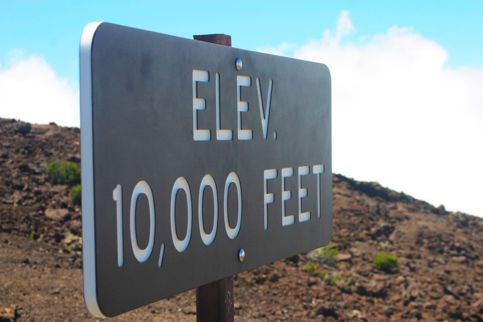 sign of the height in the mountains