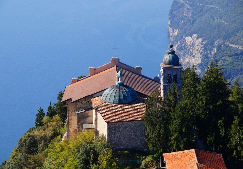 garda tignale pilgrimage church
