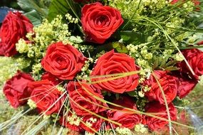 magnificent red roses bouquet