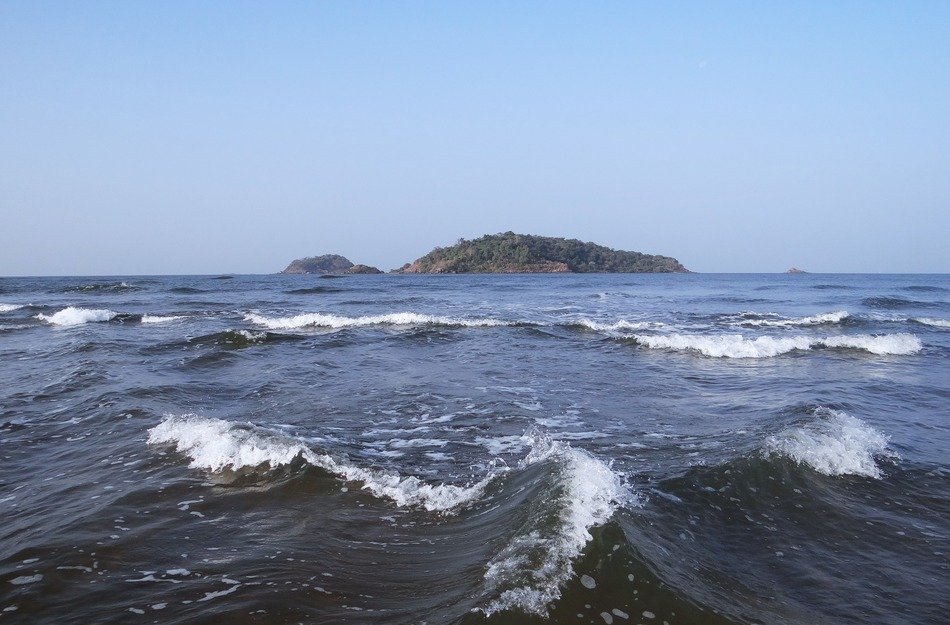 waves of the arabian sea