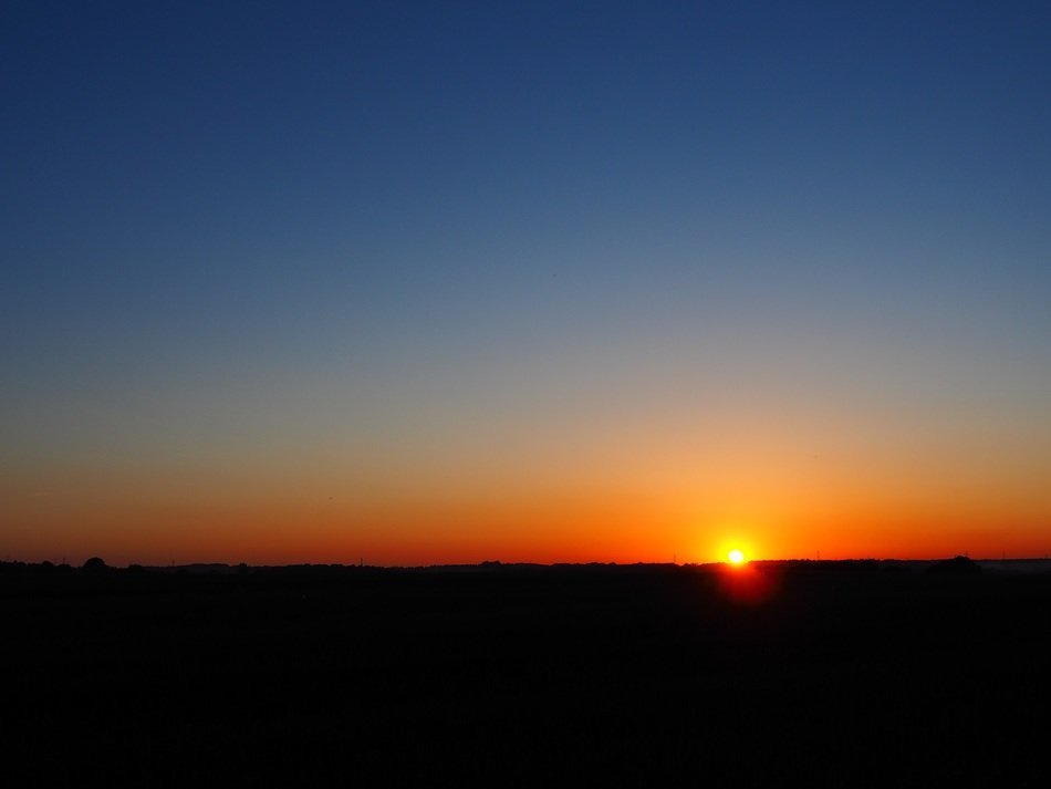 beautiful summer sunset on the horizon