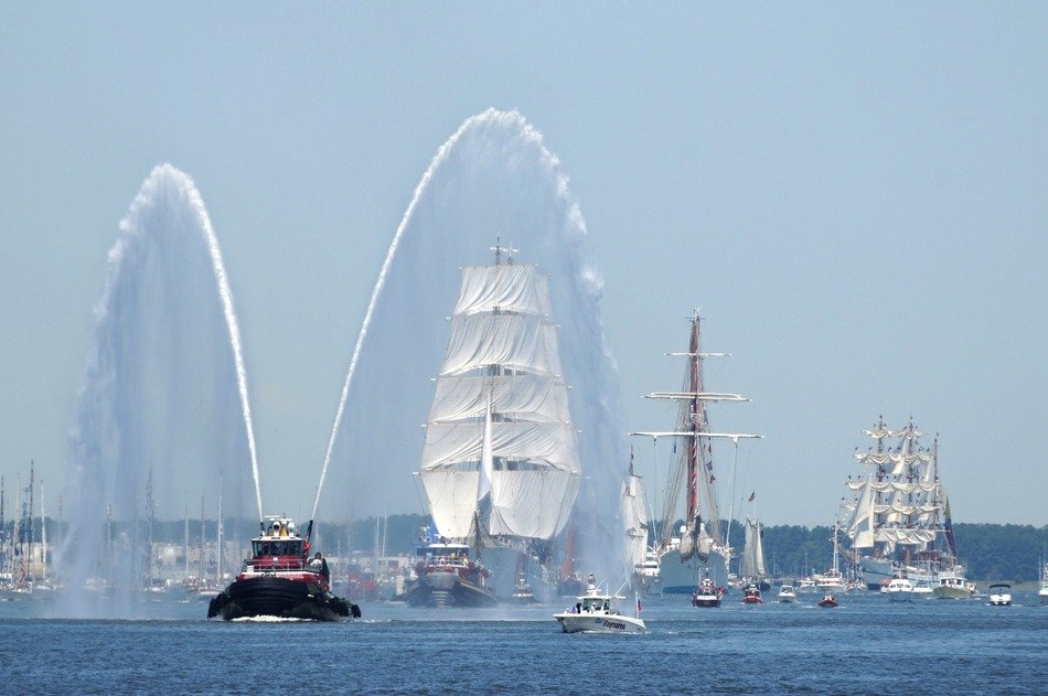 port with ships in virginia