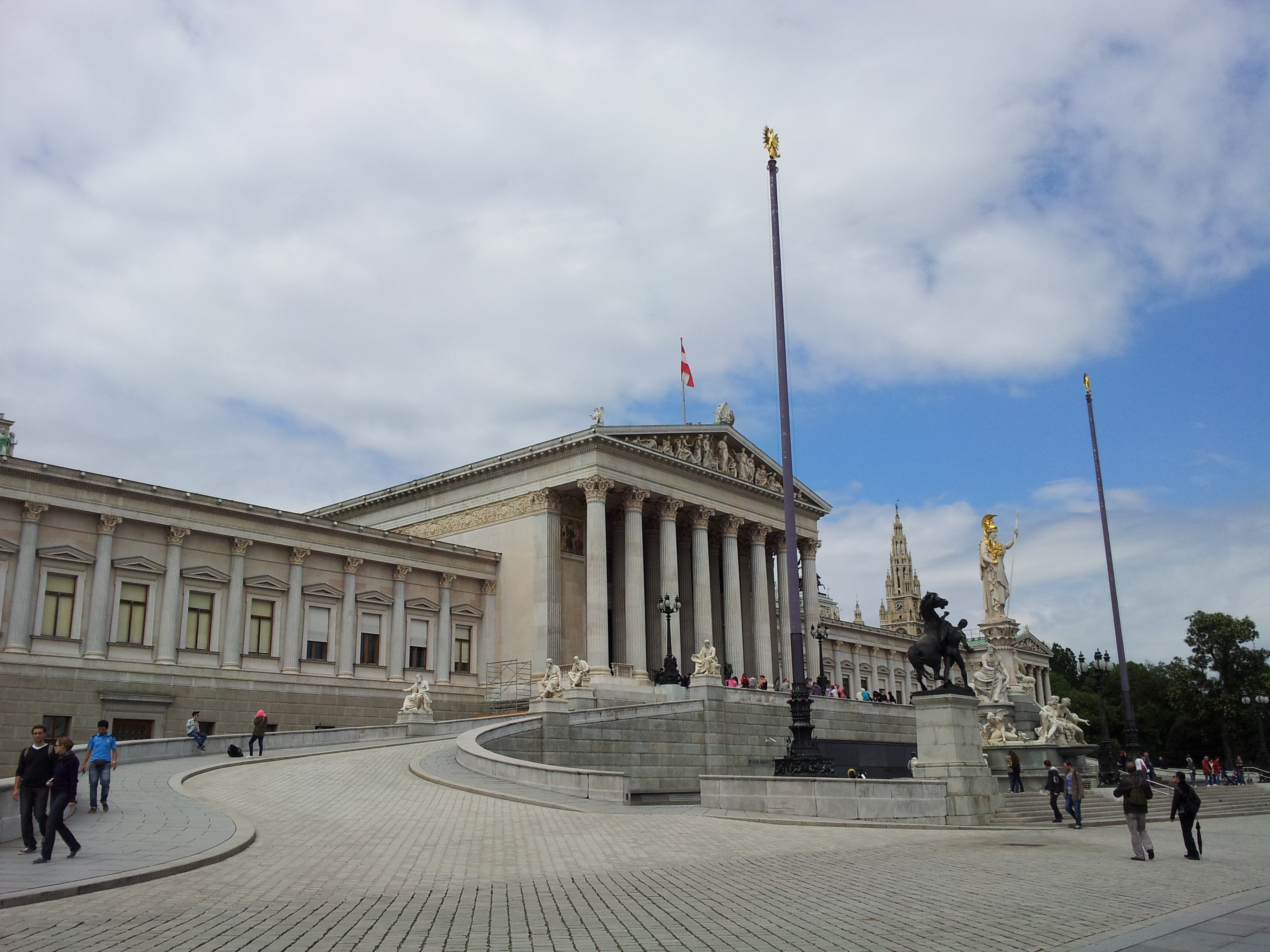 Square in front of the city hall in vienna free image download