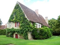 house in garden in prato