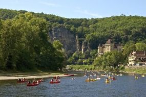 people canoeing