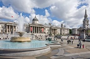 london square monument