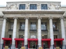 building of opera in marseille