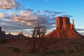 monument valley in Arizona at the sunset