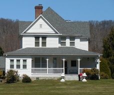 white house on the lawn