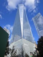 skyscraper on manhattan goes to the sky