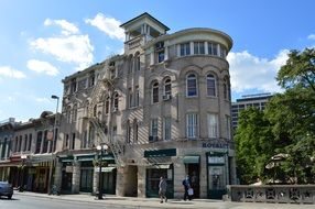 photo of a corner city building