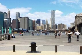 people on the brooklyn bridge