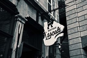 boutique bescale sign