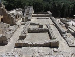 ruins of a palace on the Minoan islands