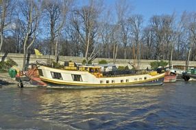 france river ship
