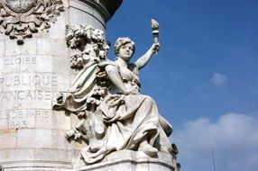 republic paris monument