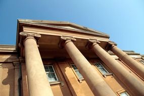 historical building pillars