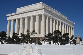 memorial lincoln building