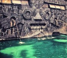 stone empedrado face fountain