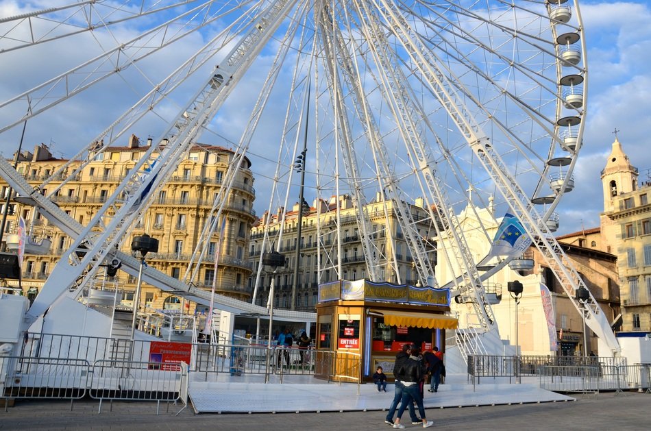ferris wheel in marseille
