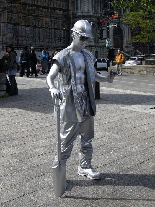 silver pantomime on the public place