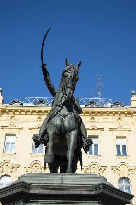jelacic square zagreb horse statue view