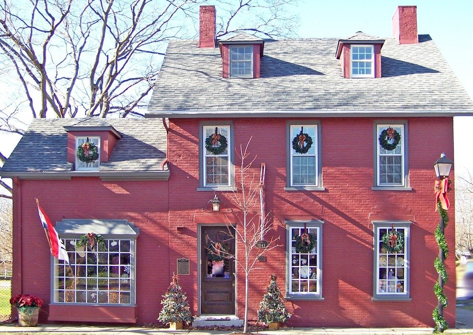 Picture of the red House in a village