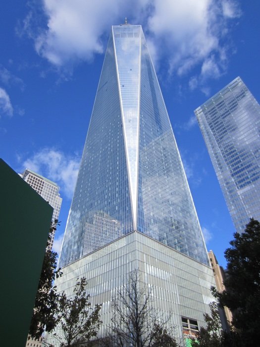 skyscraper on manhattan goes to the sky