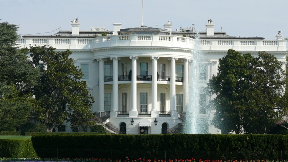 Fountain in front of the White House in Washington, DC