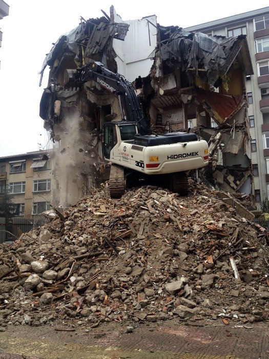 destruction house damage