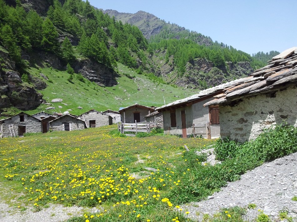 Mountain huts in Baita