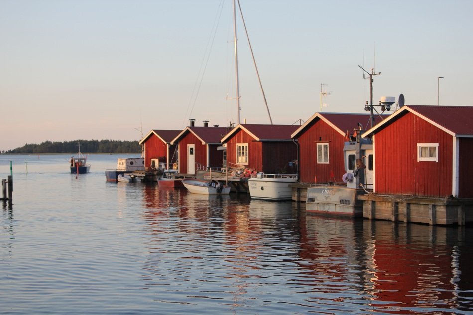 houses on a vanern lake
