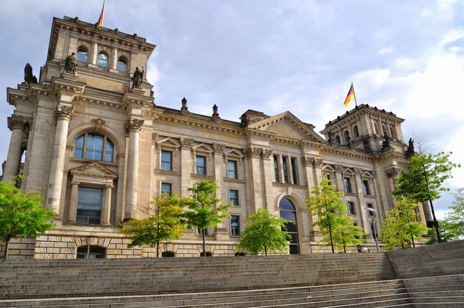 the reichstag monument