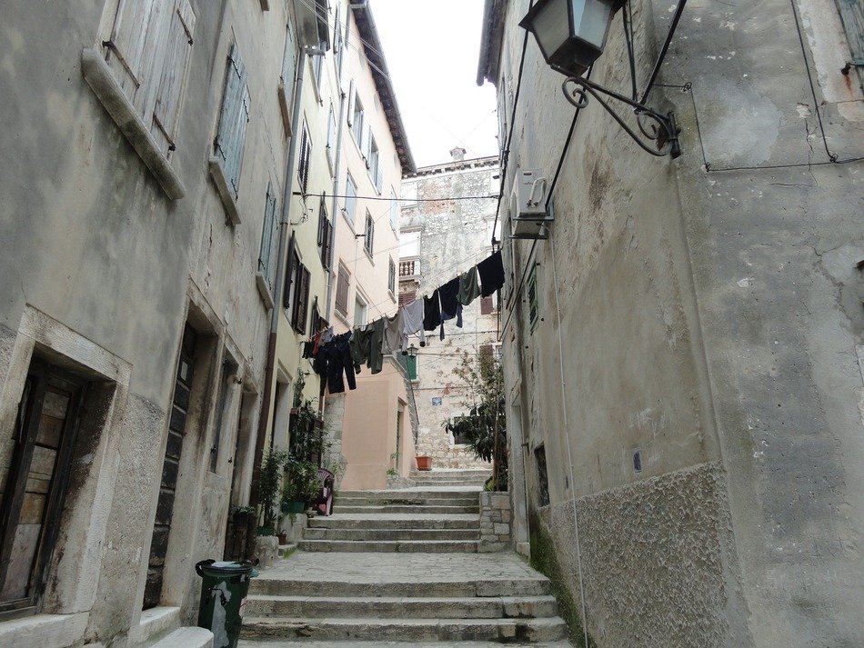 narrow street with steps in rovinje