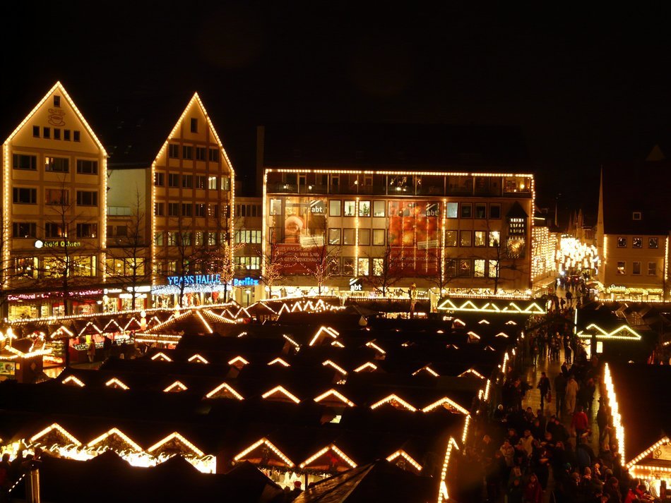 Christmas market in the sea of light