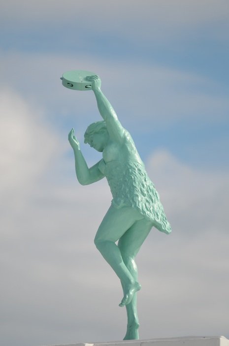 statue whitley bay