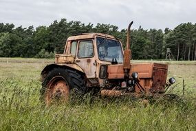 tractor land meadow